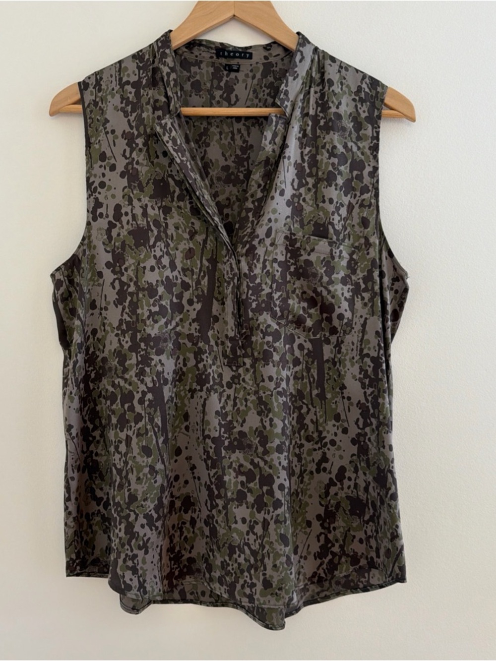 Theory Silk Sinaclaire Camo Print Sleeveless Top Large Smokescreen Quiet Luxury
